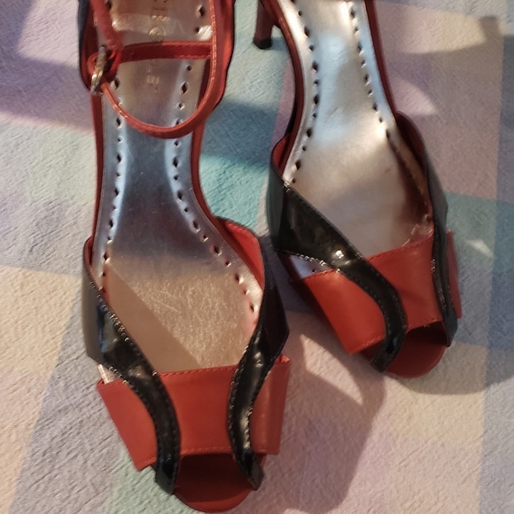 Heels - Picture 4 of 4